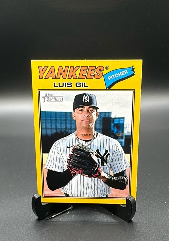 Luis Gil 2026 Topps Heritage Dark Yellow #123