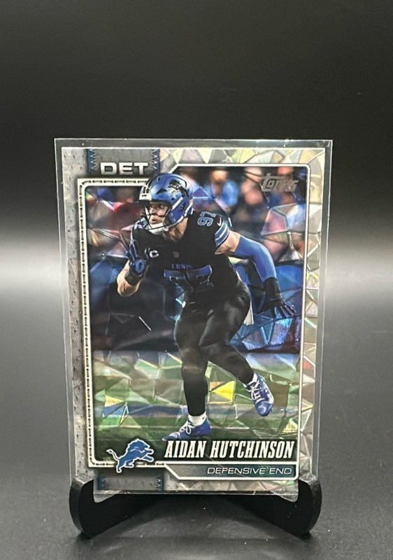 2026 Topps Flagship #69 Aidan Hutchinson Diamante Foil