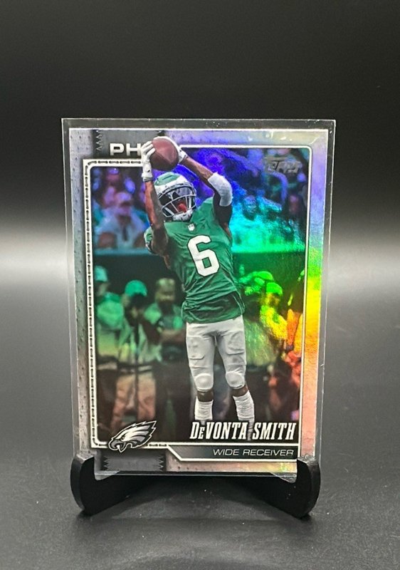 2026 Topps Flagship #165 DeVonta Smith Rainbow Foil