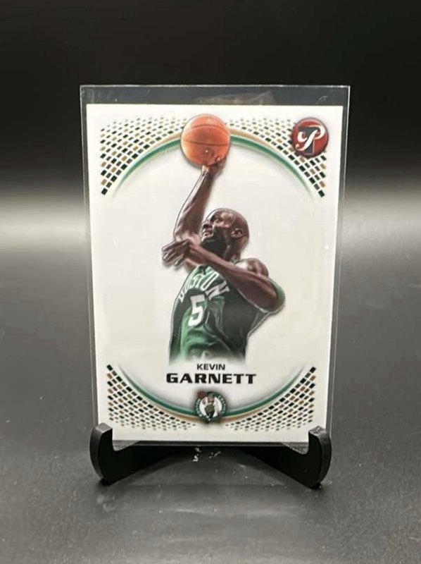 Kevin Garnett 2025 Topps Pristine Refractor #98